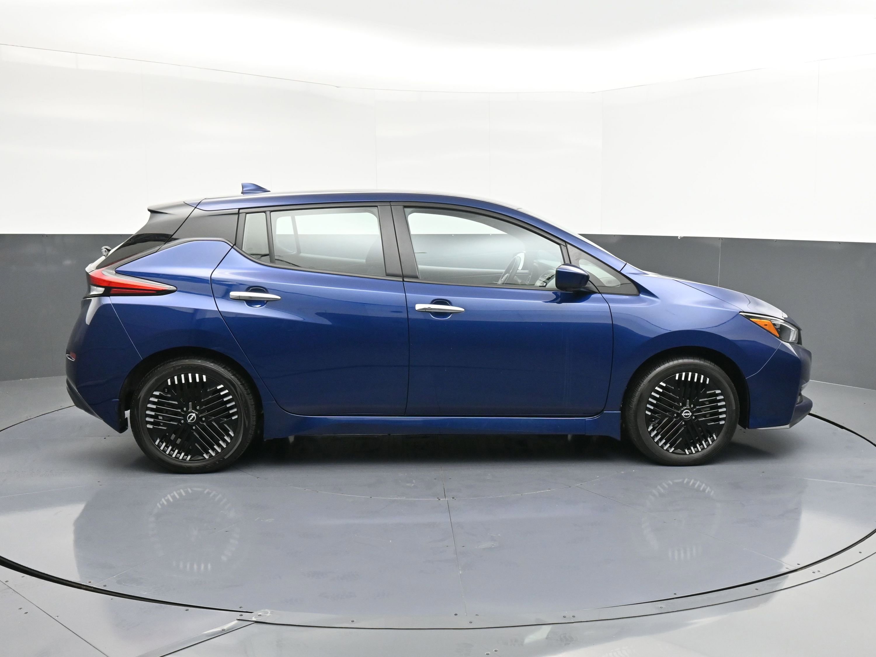 Used 2024 Nissan Leaf SV Plus image 9