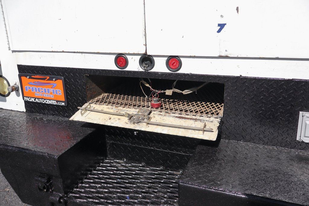 Used 2020 Ford F550 2WD Regular Cab Super Duty image 11