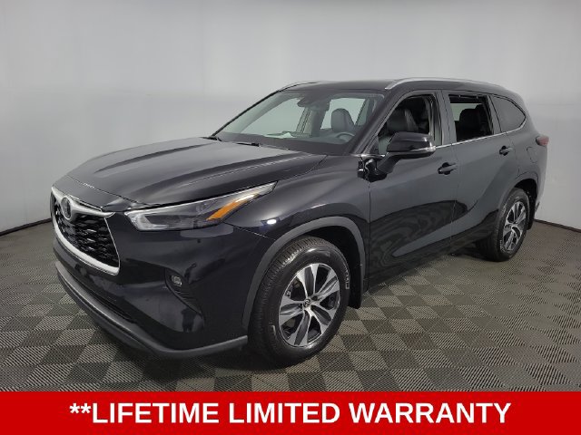 Used 2026 Toyota Highlander XLE AWD/4WD image 3
