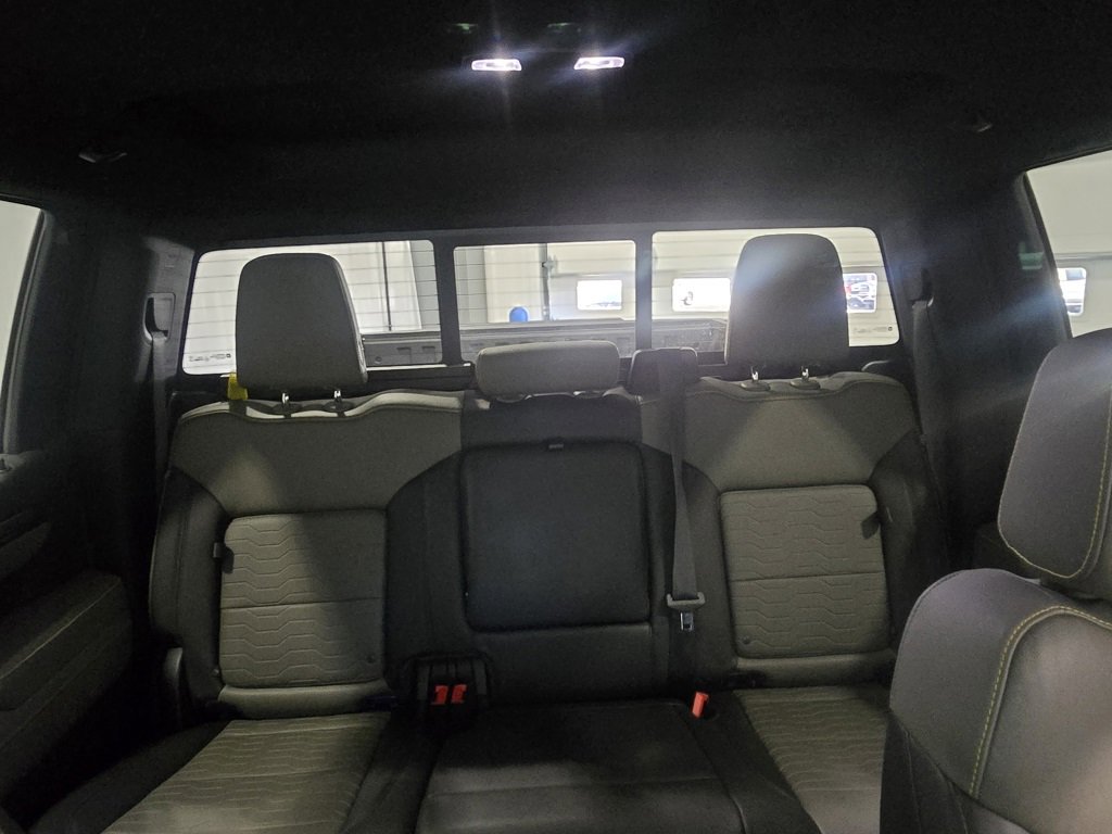 Used 2022 Chevrolet Silverado 1500 ZR2 w/ Technology Package image 18