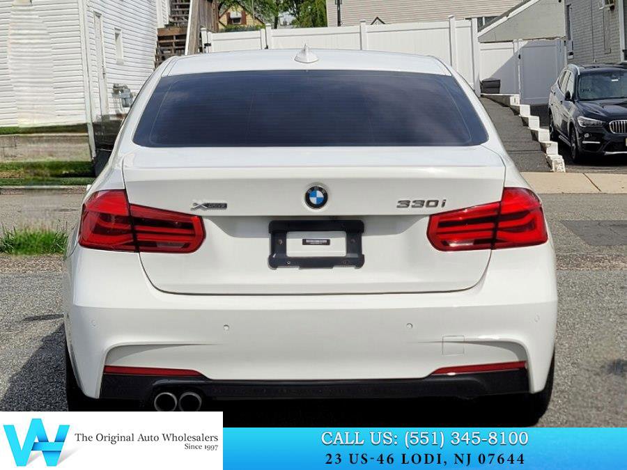 Used 2017 BMW 330i xDrive Sedan AWD/4WD image 5