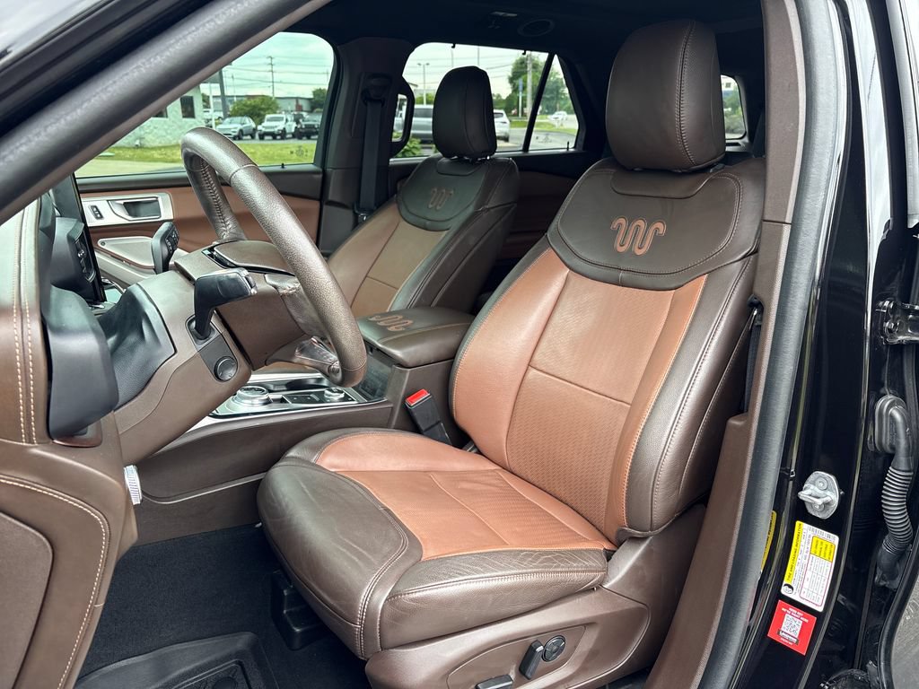 Used 2022 Ford Explorer King Ranch w/ Premium Technology Package AWD/4WD image 16