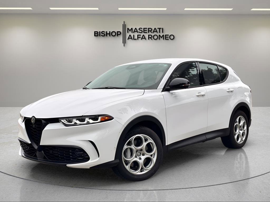 Used 2024 Alfa Romeo Tonale Sprint AWD/4WD image 3