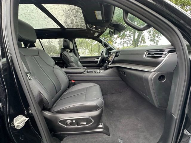Used 2024 Jeep Wagoneer Series III w/ Premium Group I image 34