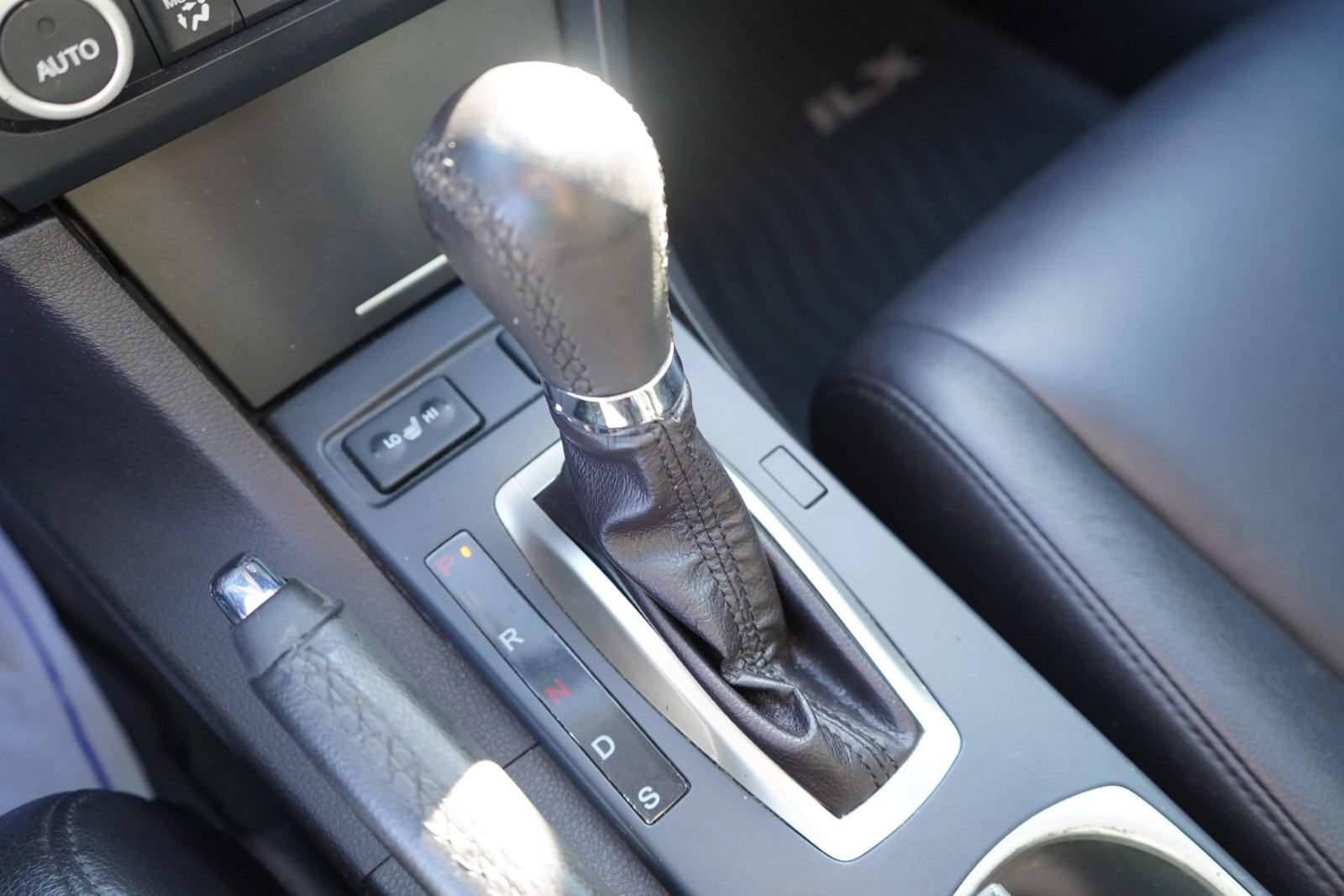 Used 2018 Acura ILX FWD image 12