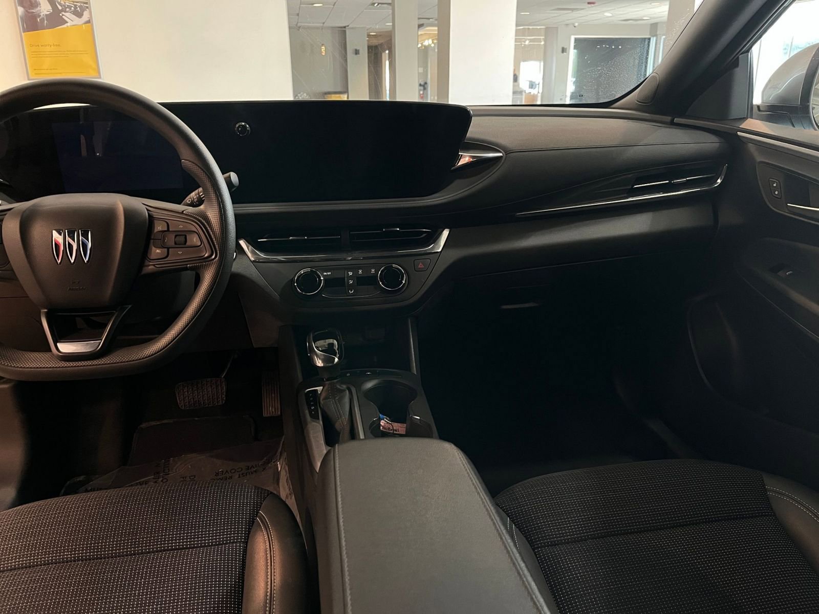 Used 2025 Buick Envista Preferred image 34