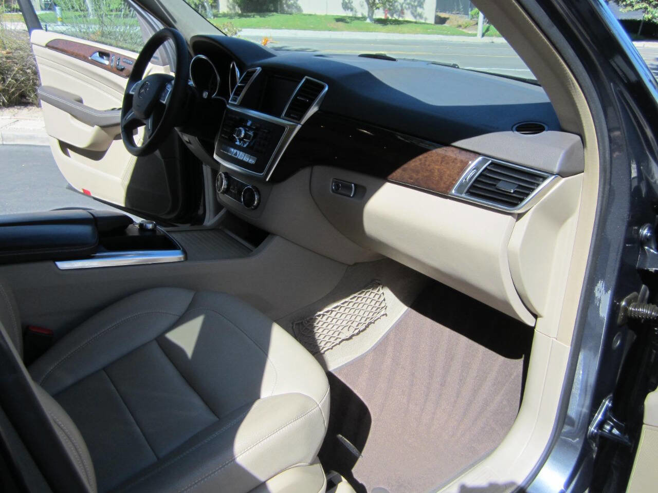 Used 2012 Mercedes-Benz ML 350 ML 350 AWD 4MATIC 4dr SUV image 24