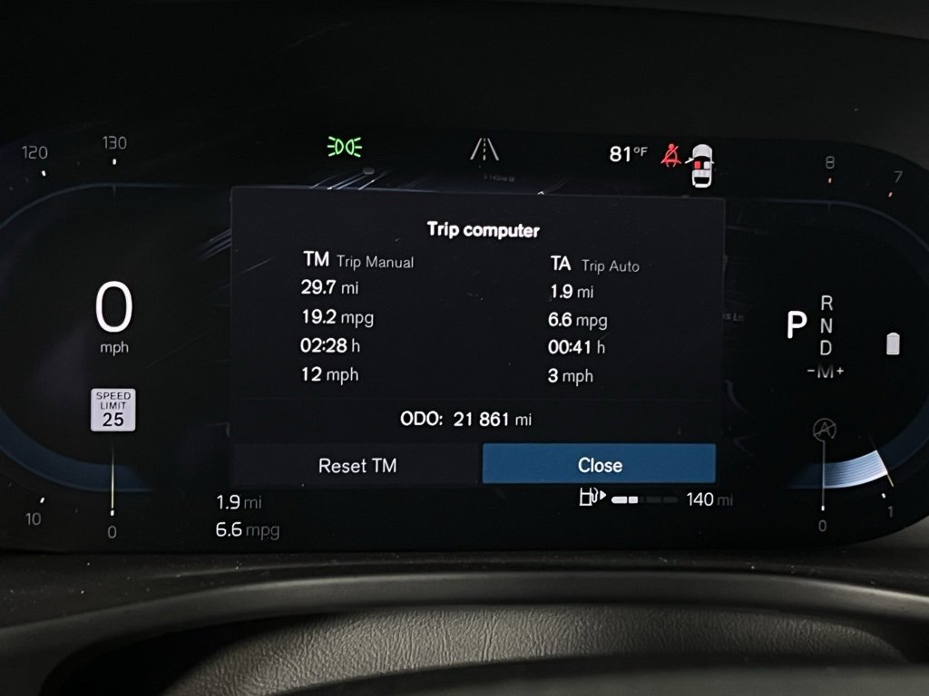 Used 2023 Volvo XC40 B5 Ultimate w/ Protection Package image 23