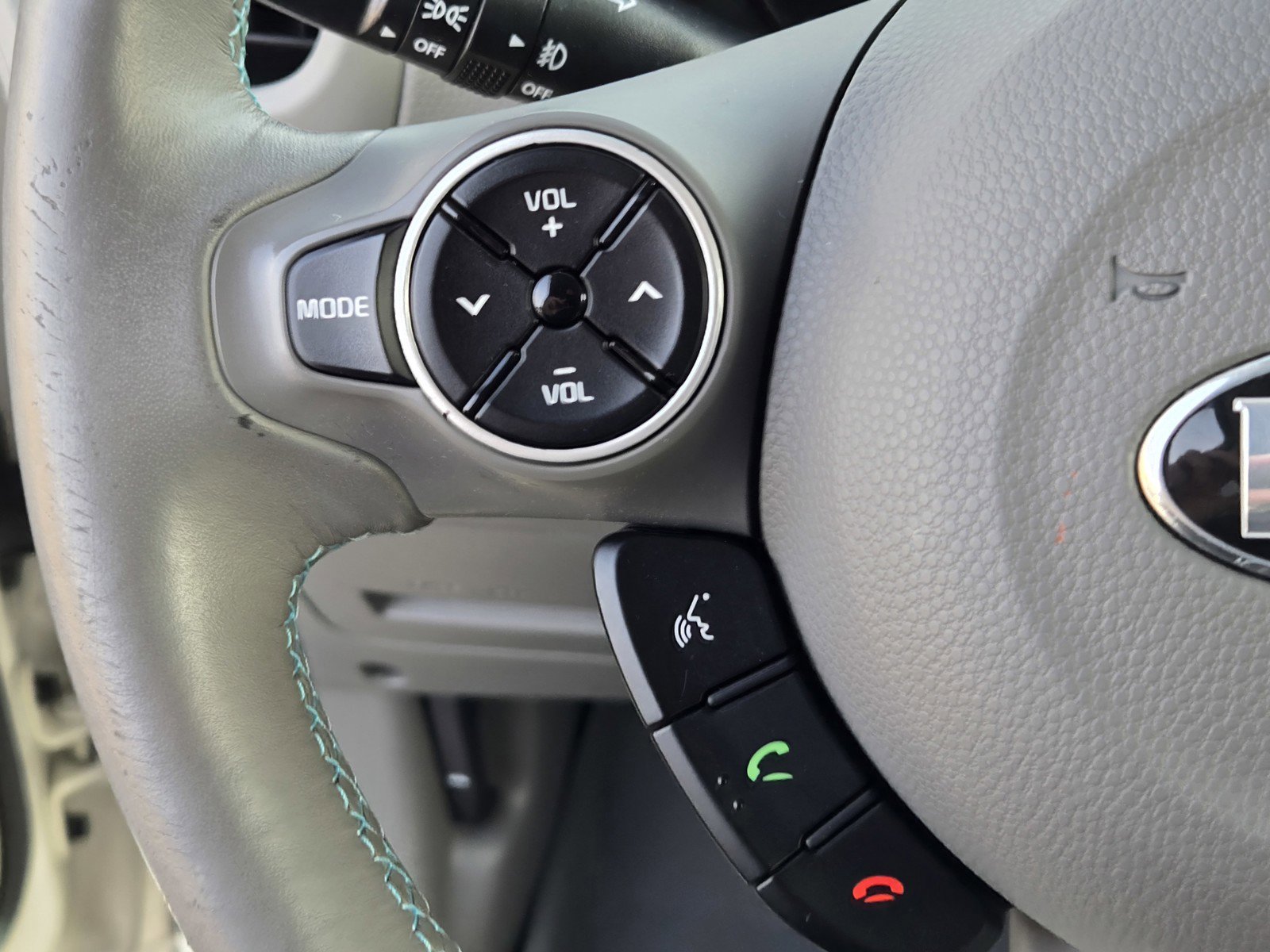 Used 2017 Kia Soul EV + w/ Sun & Fun Package image 24