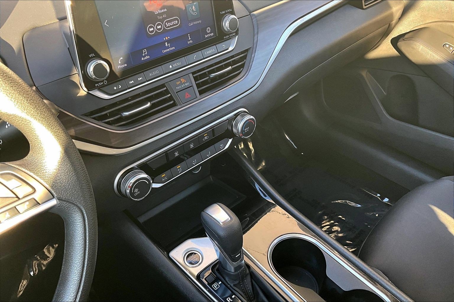 Used 2024 Nissan Altima 2.5 SV image 32