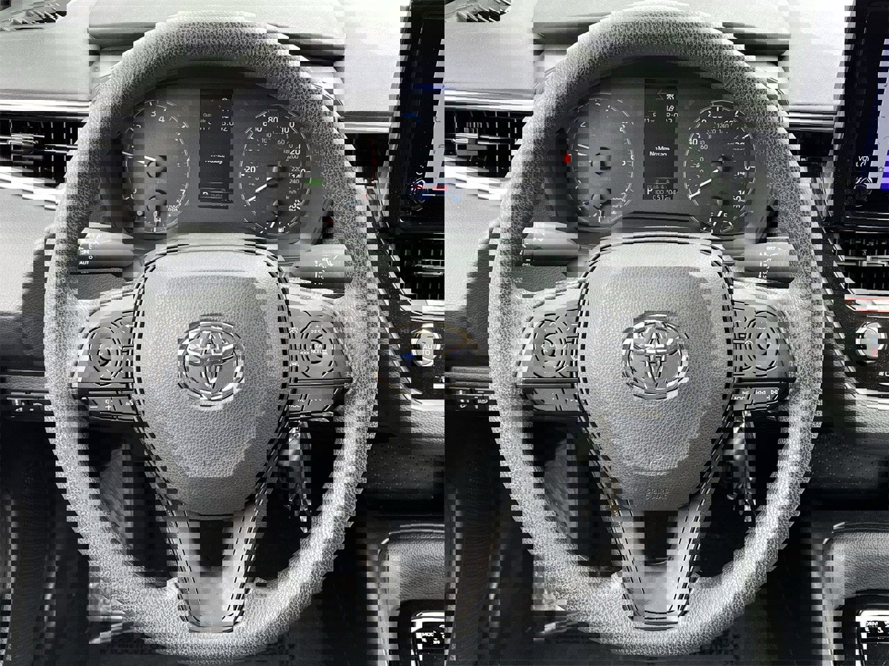 Used 2025 Toyota Corolla LE image 11