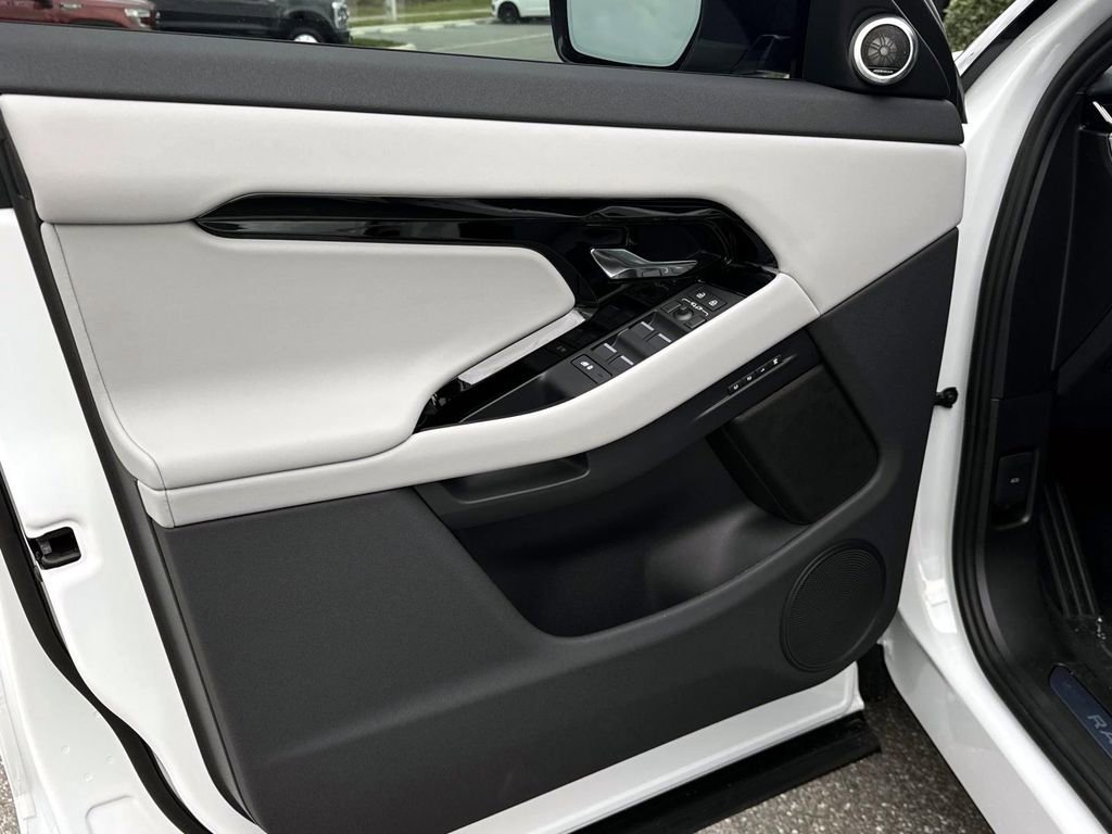 New 2026 Land Rover Range Rover Evoque Dynamic SE AWD/4WD image 15