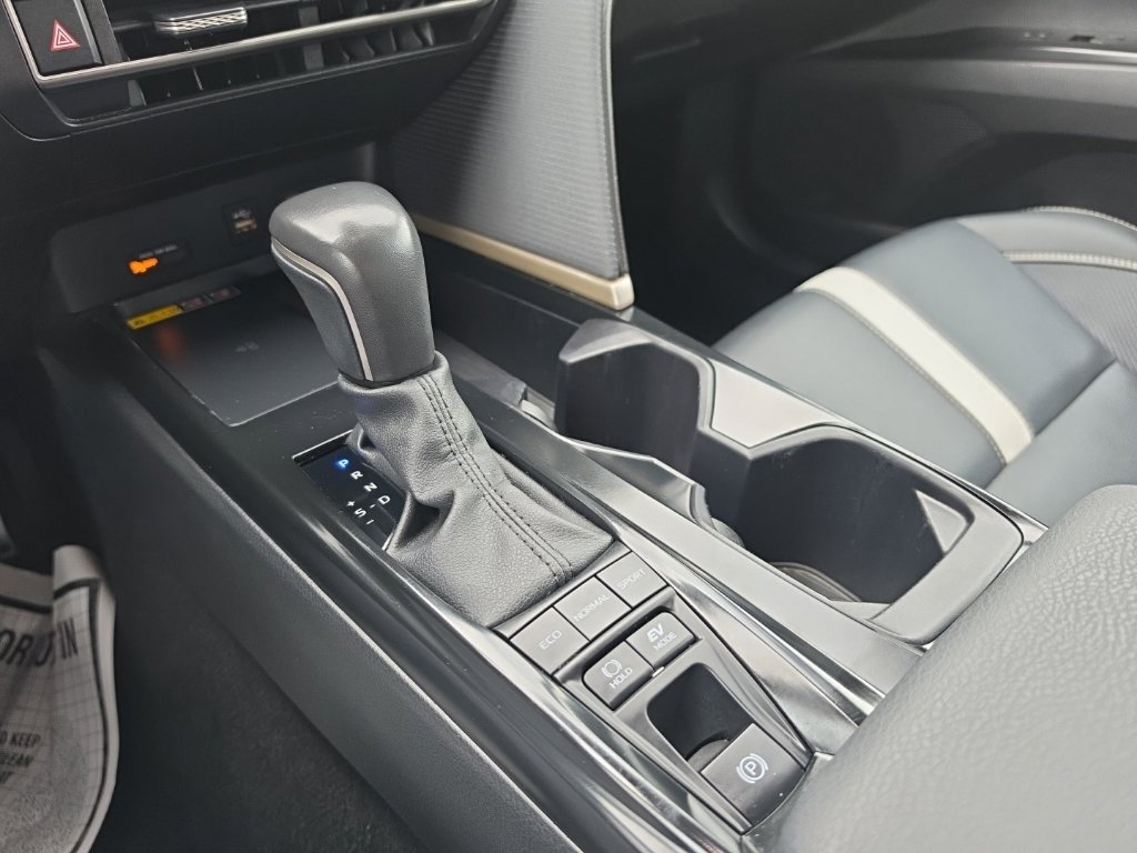 Used 2025 Toyota Camry SE FWD image 17