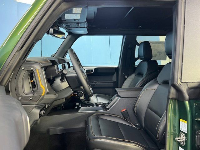 Used 2024 Ford Bronco Badlands image 5