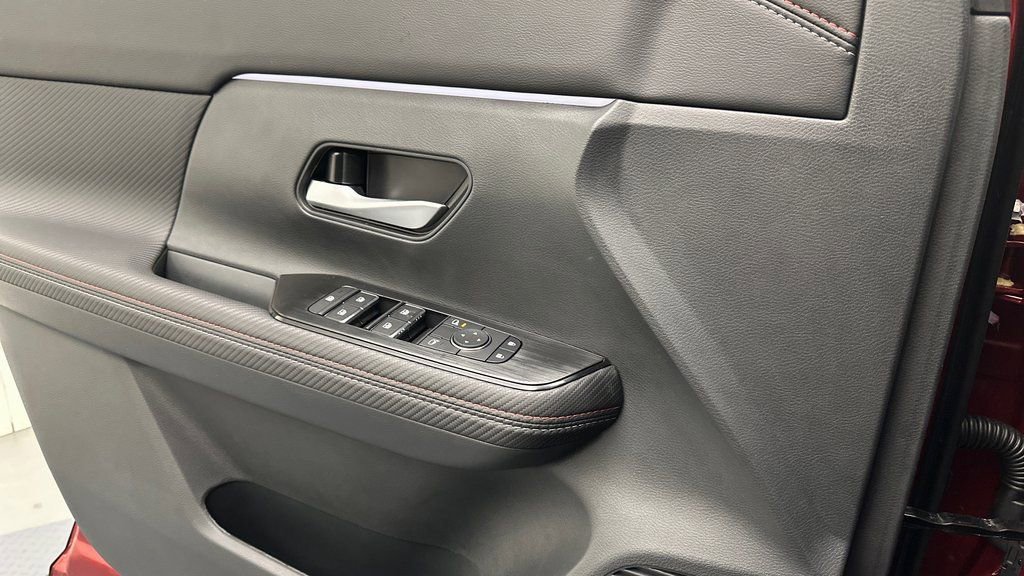 New 2026 Nissan Kicks SR w/ Cold Weather Package image 15