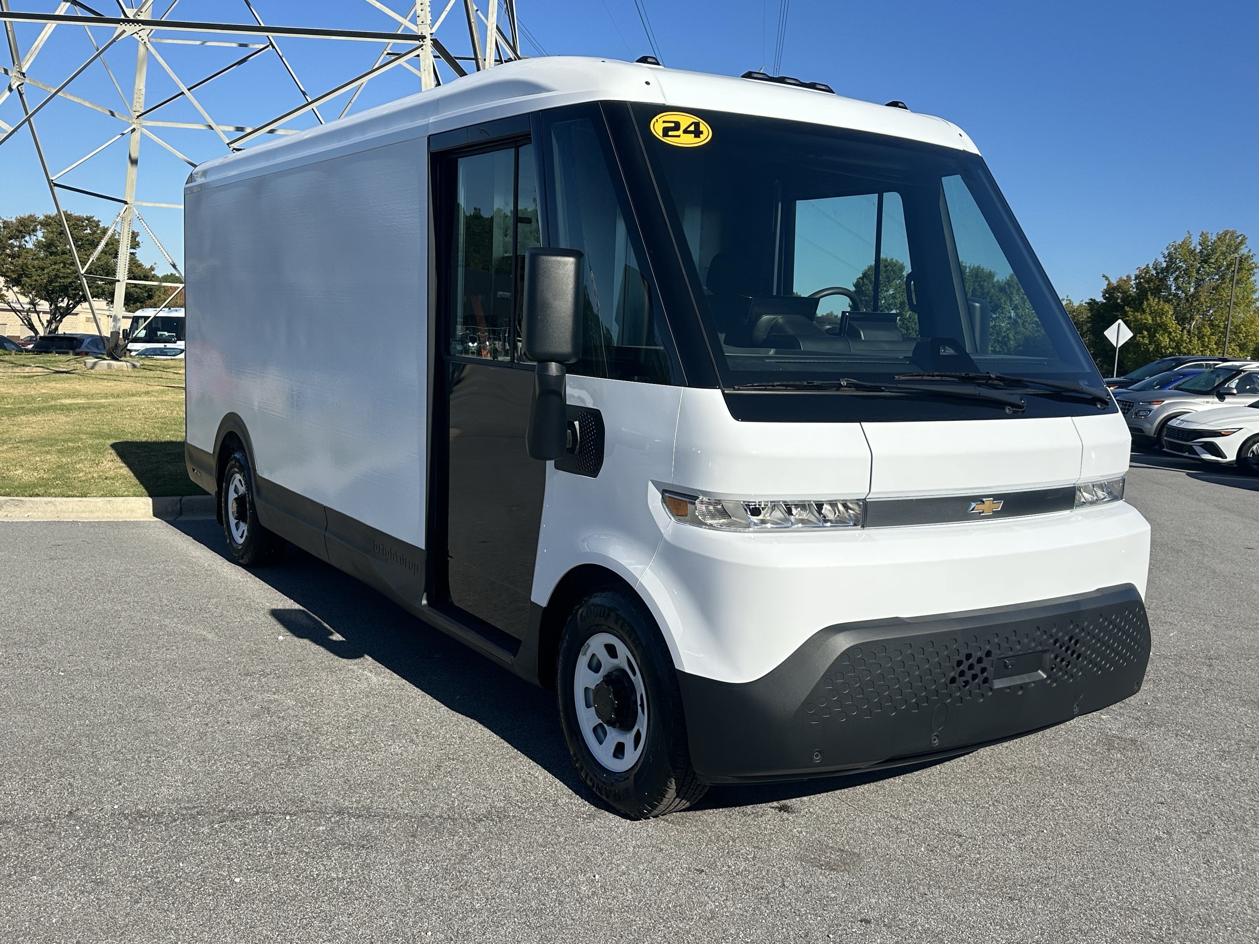 Used 2025 Chevrolet Brightdrop 600 AWD/4WD image 3