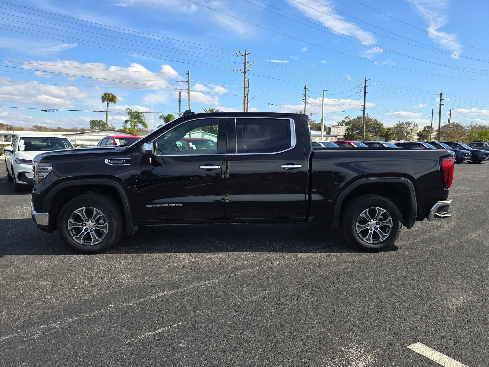 Used 2025 GMC Sierra 1500 SLT image 6