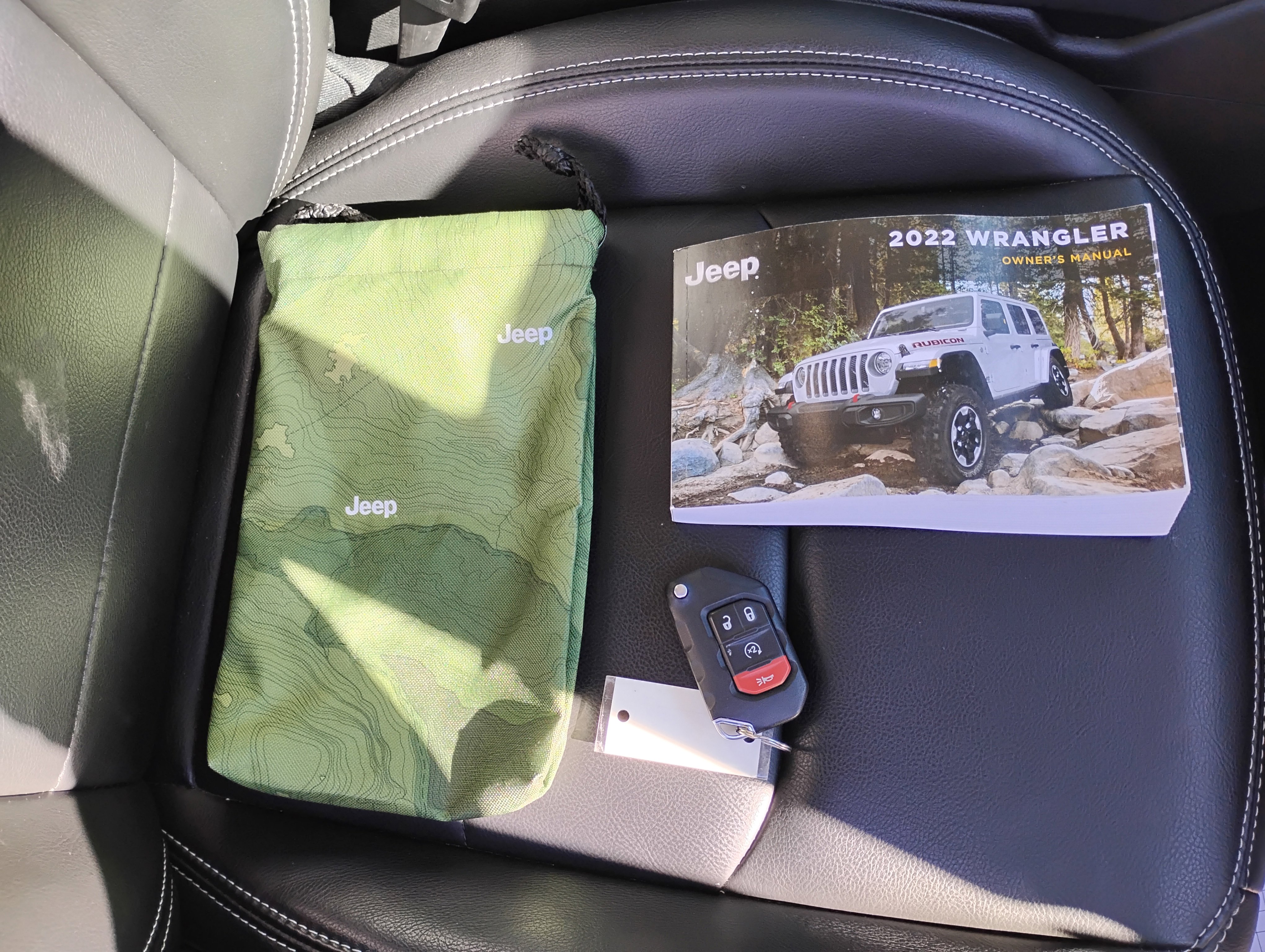 Used 2022 Jeep Wrangler Unlimited Sahara w/ Cold Weather Group image 37