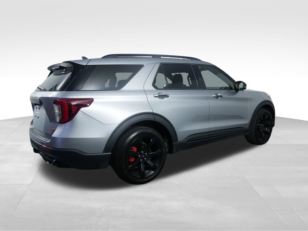 Used 2022 Ford Explorer ST w/ ST Street Pack image 10