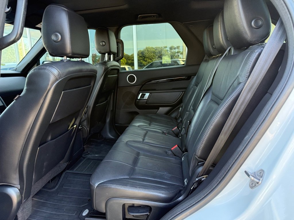 Used 2019 Land Rover Discovery SE image 34