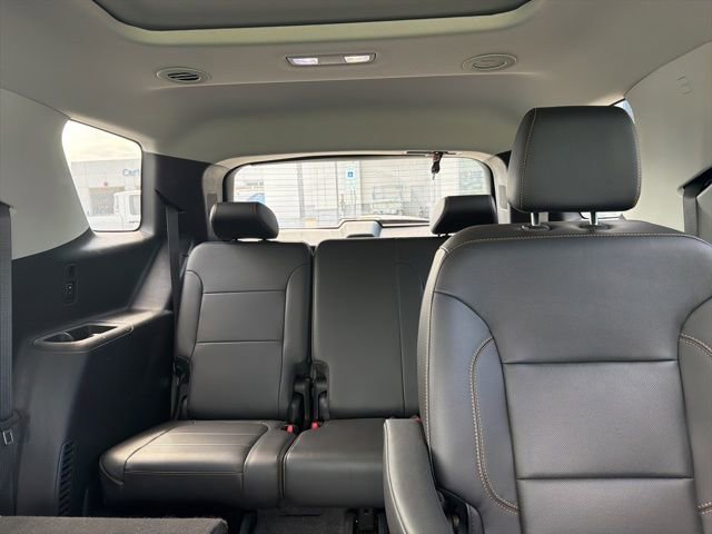 Used 2020 Chevrolet Traverse Premier w/ Redline Edition FWD image 12