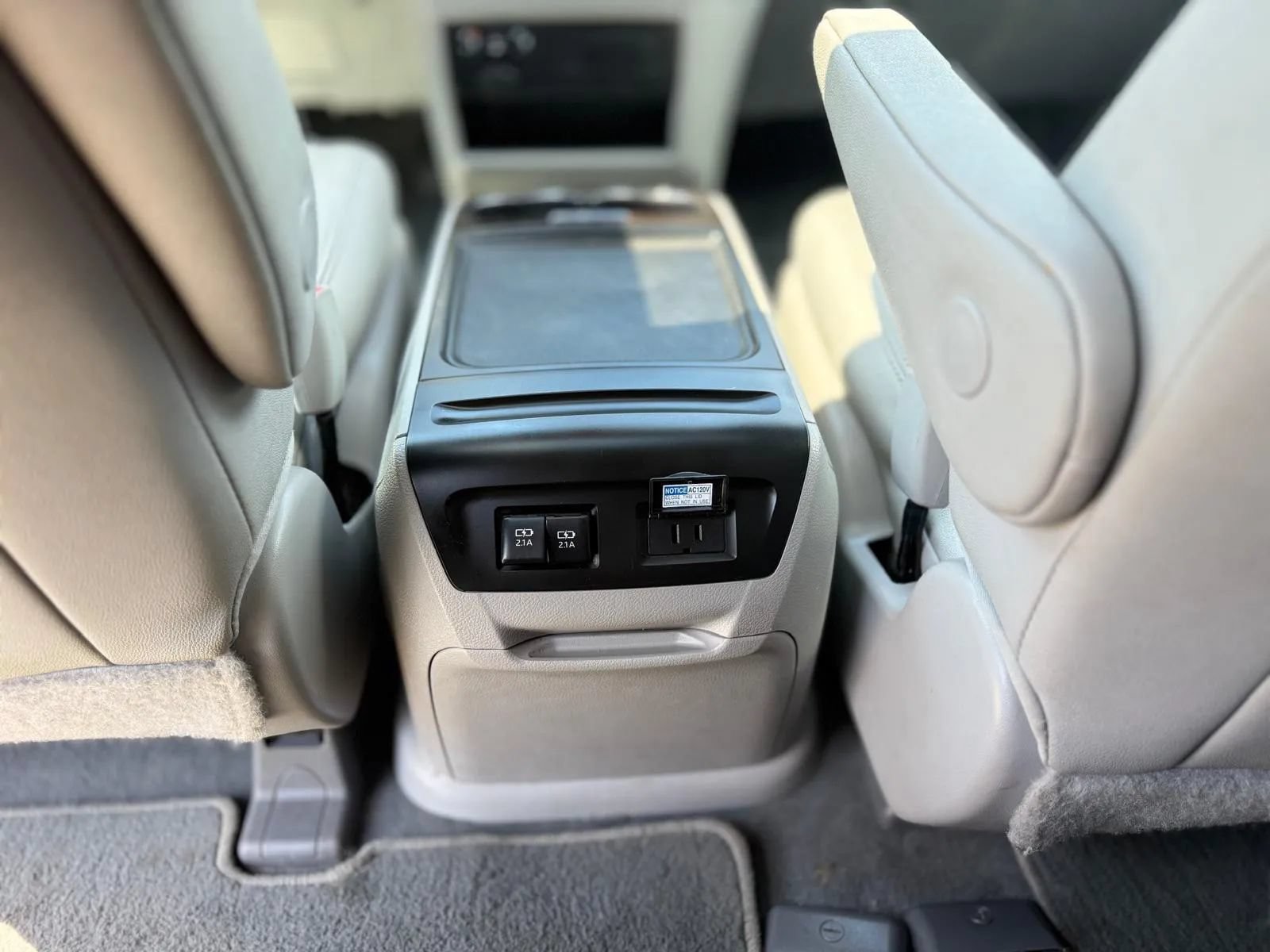 Used 2019 Toyota Sienna XLE w/ XLE Navigation Package FWD image 22