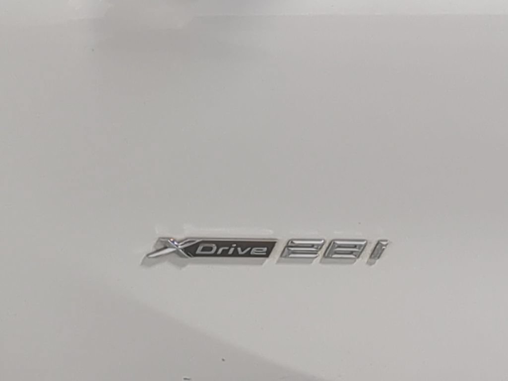 Used 2017 BMW X1 xDrive28i AWD/4WD image 16