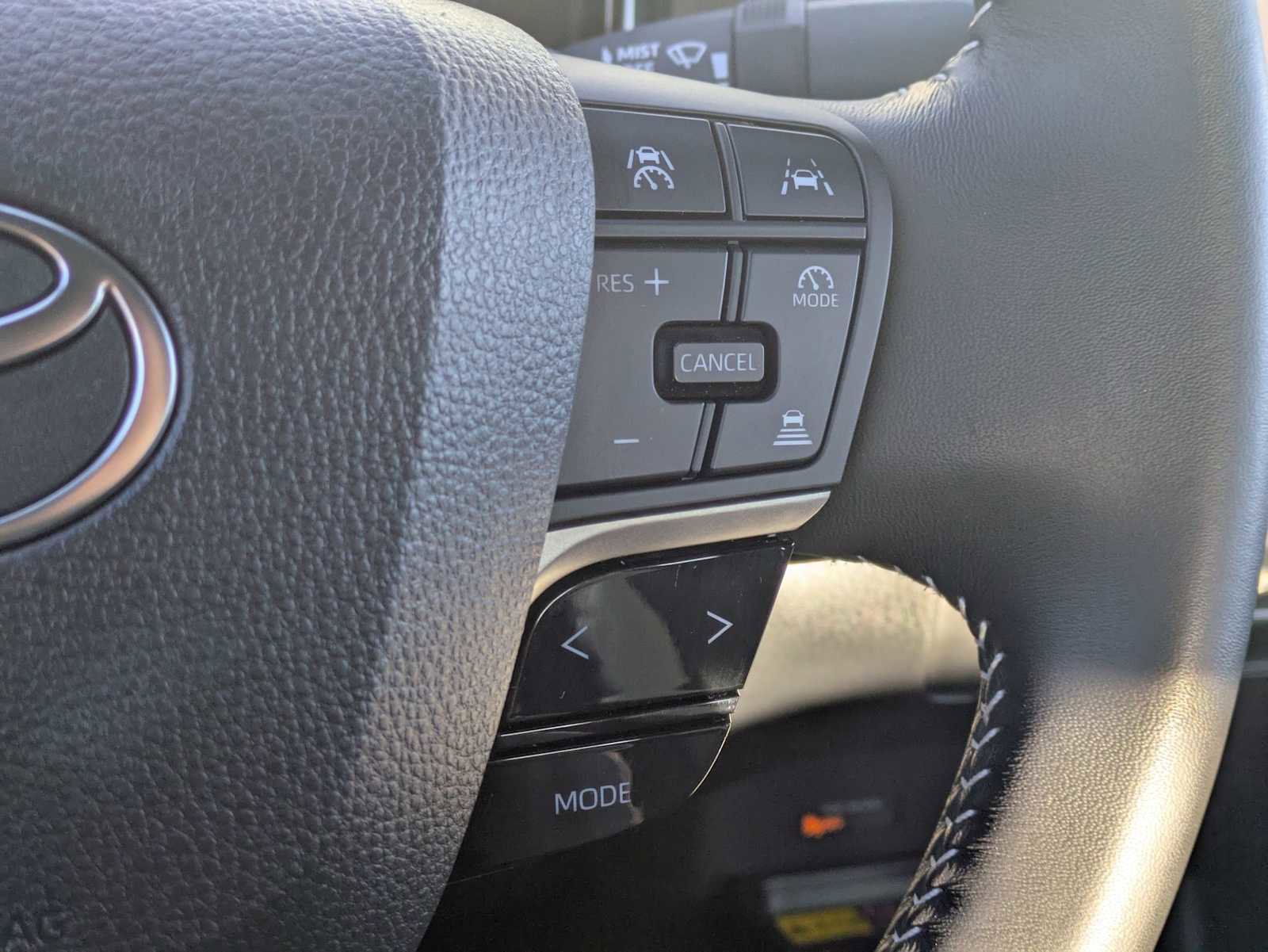 Used 2025 Toyota Camry SE image 25