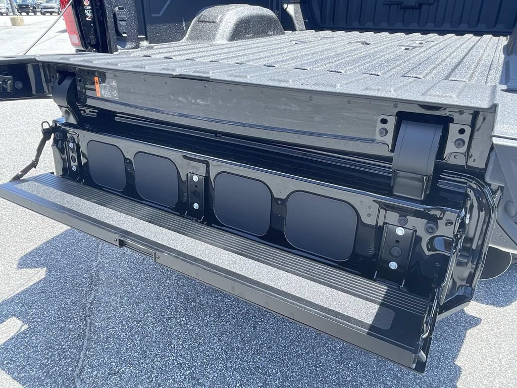 New 2026 Chevrolet Silverado 2500 ZR2 AWD/4WD image 11