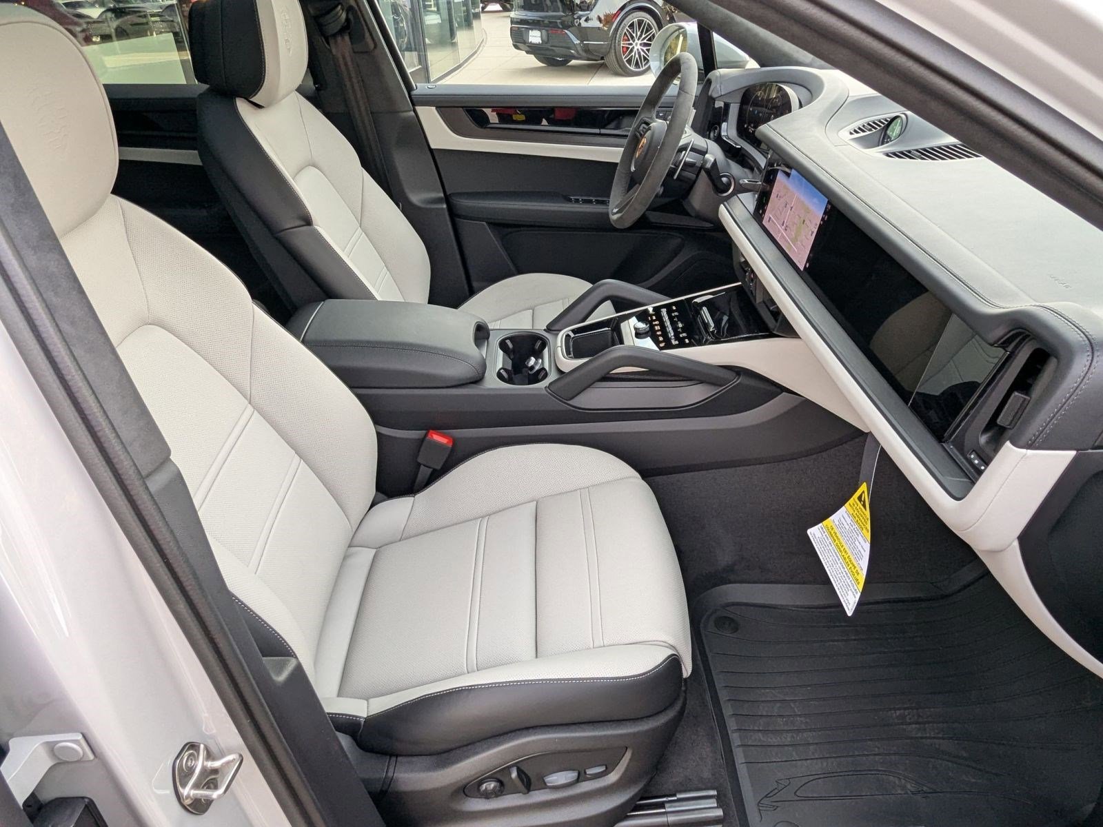 New 2026 Porsche Cayenne GTS image 25