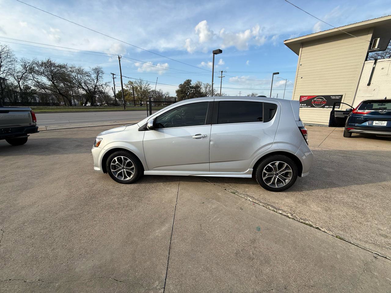 Used 2019 Chevrolet Sonic LT w/ Convenience Package image 4