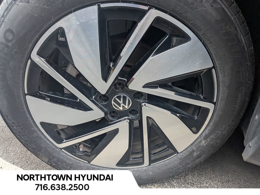 Used 2025 Volkswagen Atlas SE image 44