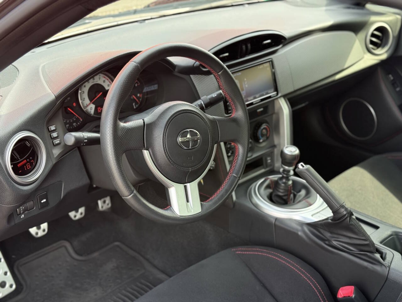 Used 2016 Scion FR-S RWD image 12
