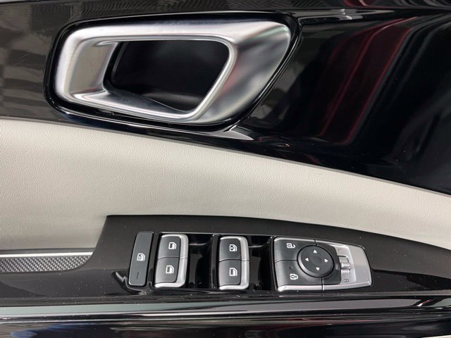 Used 2024 Kia Carnival EX FWD image 21