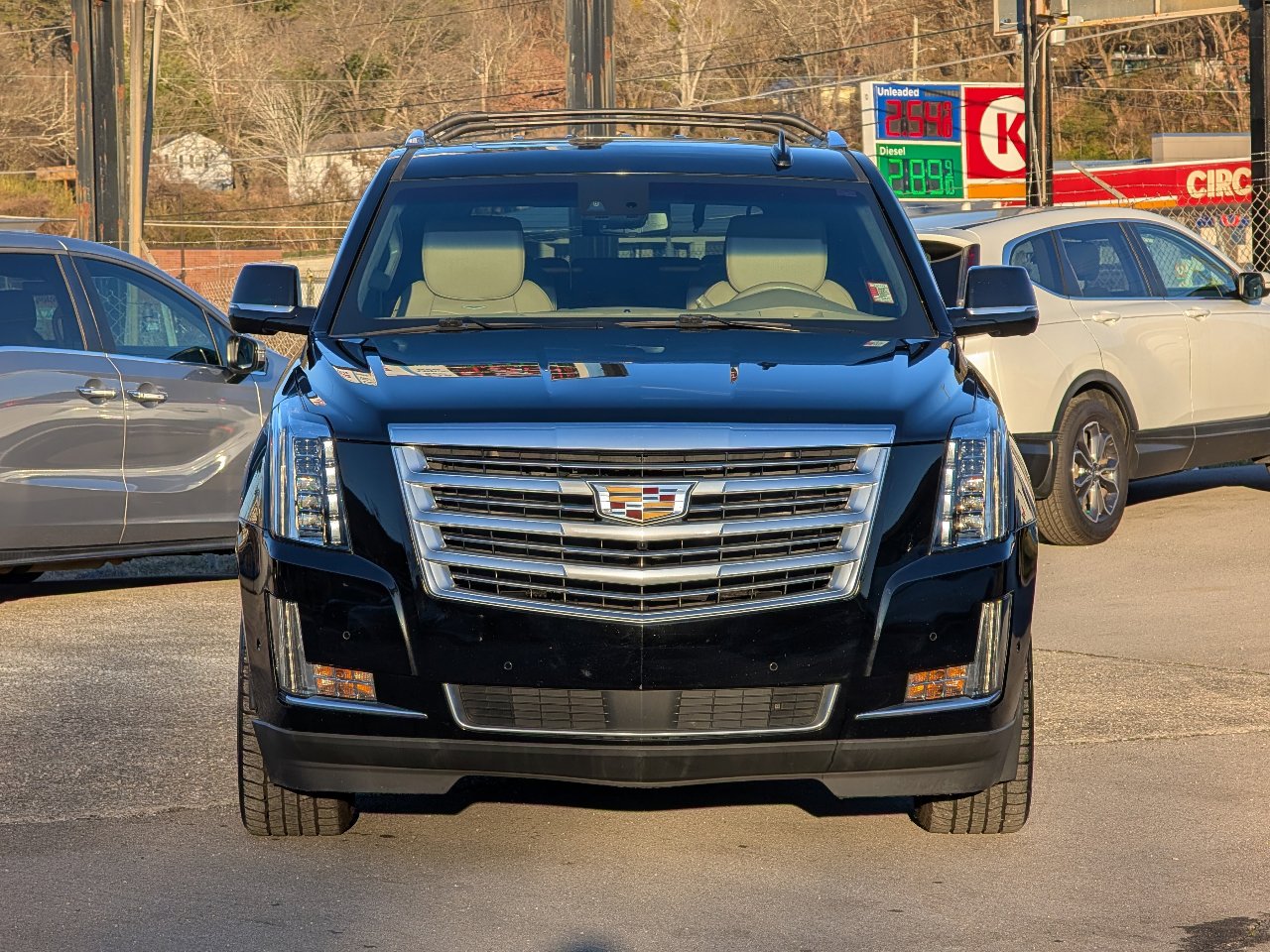 Used 2018 Cadillac Escalade Platinum image 8