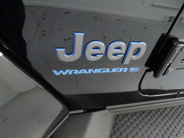 Certified 2025 Jeep Wrangler Unlimited Sahara image 24