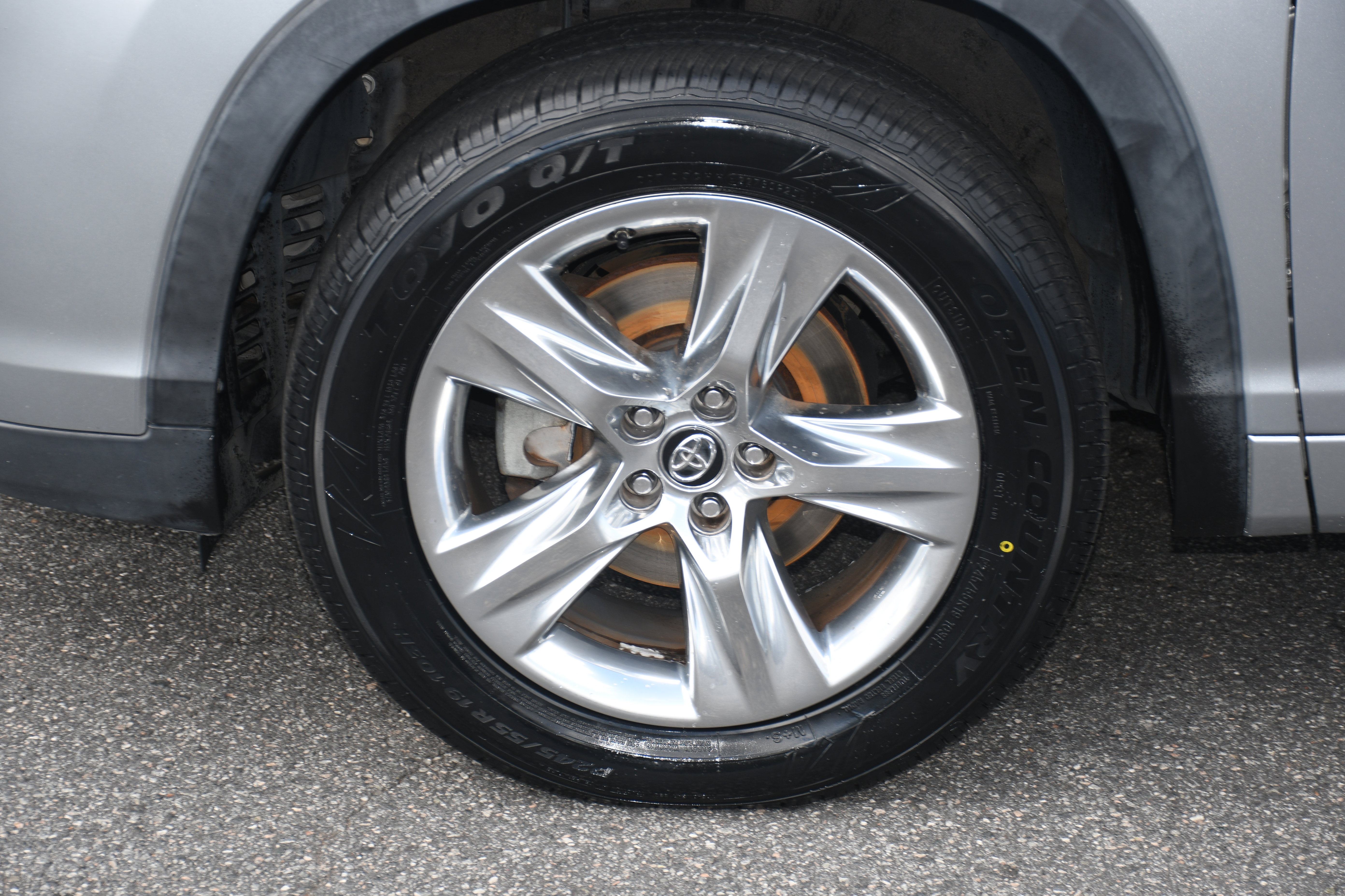 Used 2019 Toyota Highlander Limited FWD image 23