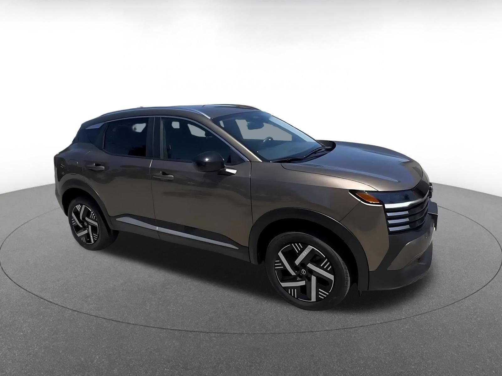 Used 2026 Nissan Kicks SV w/ Cold Weather Package FWD video 2