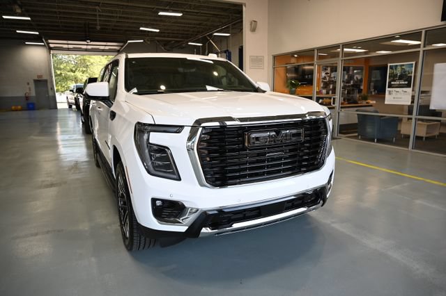 New 2026 GMC Yukon XL Elevation w/ Elevation Premium Package AWD/4WD image 3