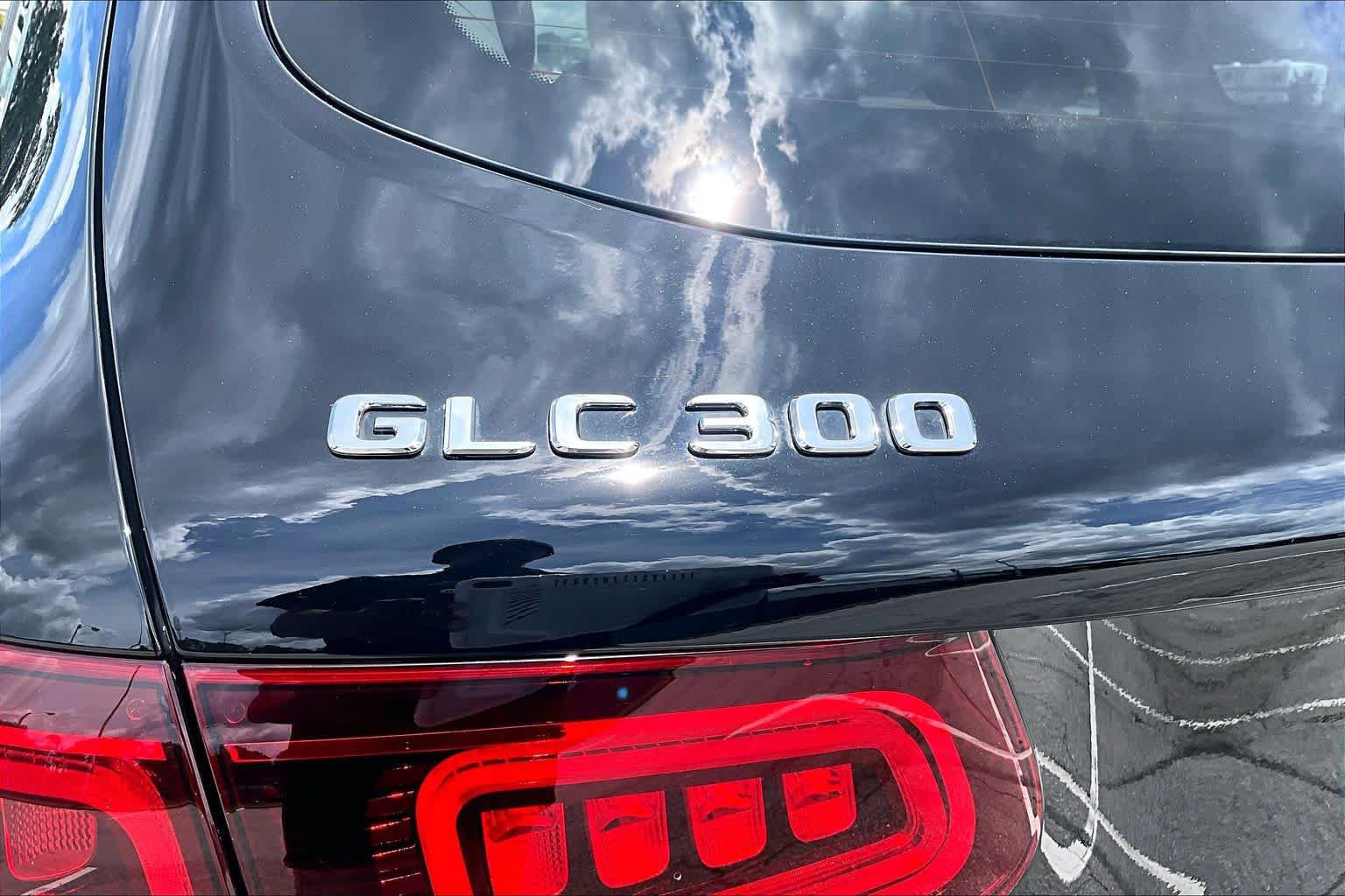 Certified 2022 Mercedes-Benz GLC 300 w/ Premium Package Lite image 10