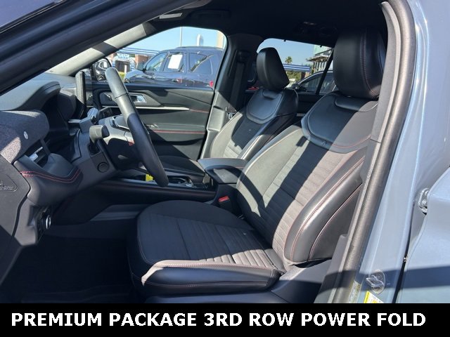 Used 2025 Ford Explorer ST-Line w/ Premium Package image 14