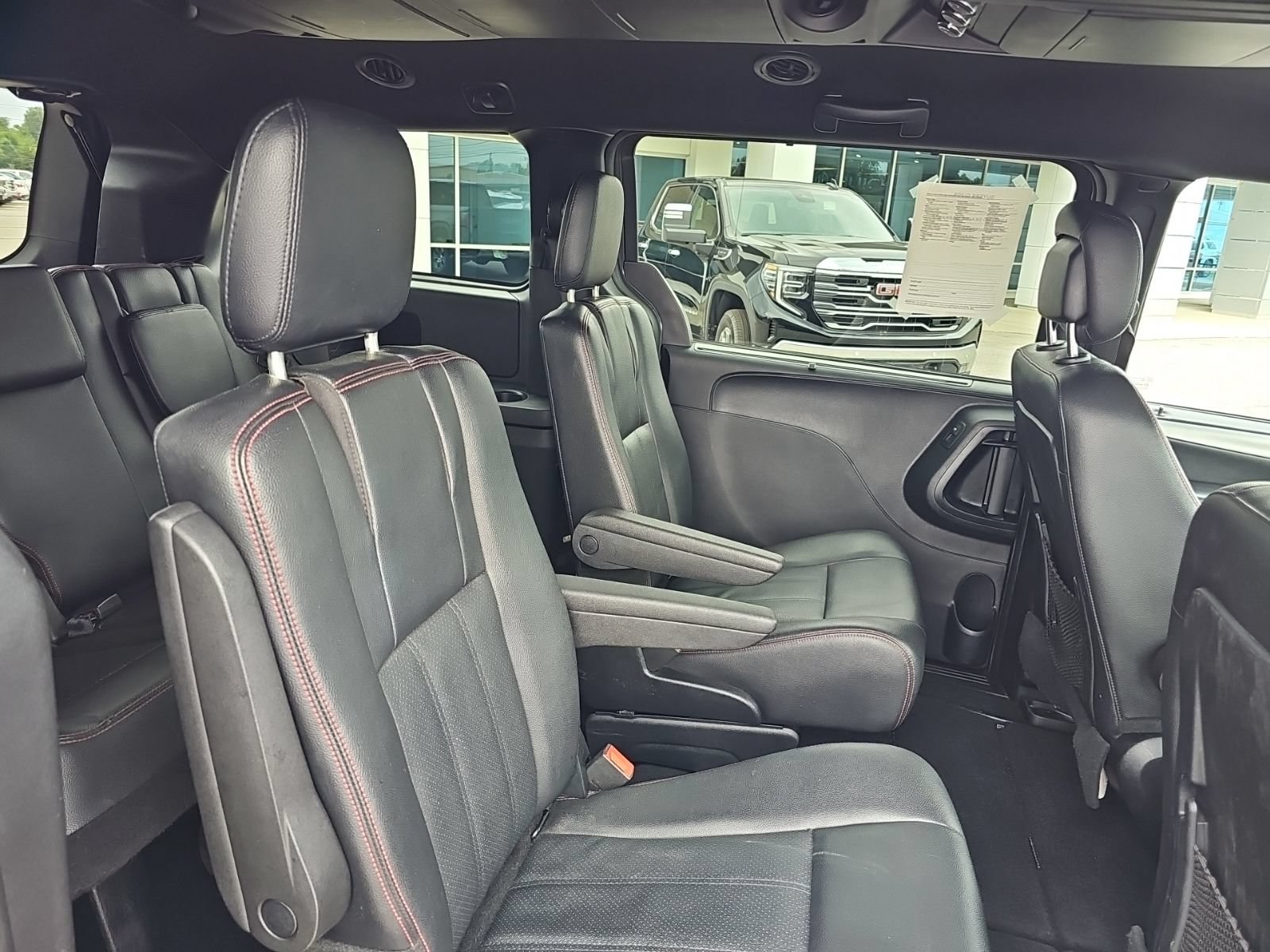 Used 2020 Dodge Grand Caravan GT FWD image 23