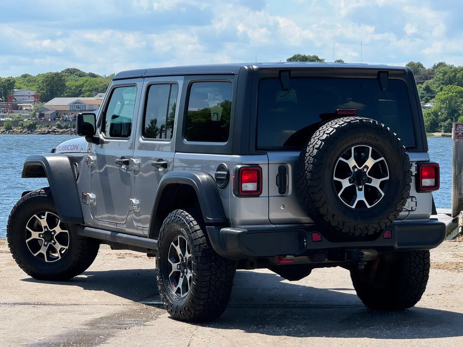 Used 2019 Jeep Wrangler Unlimited Rubicon w/ Cold Weather Group AWD/4WD image 6