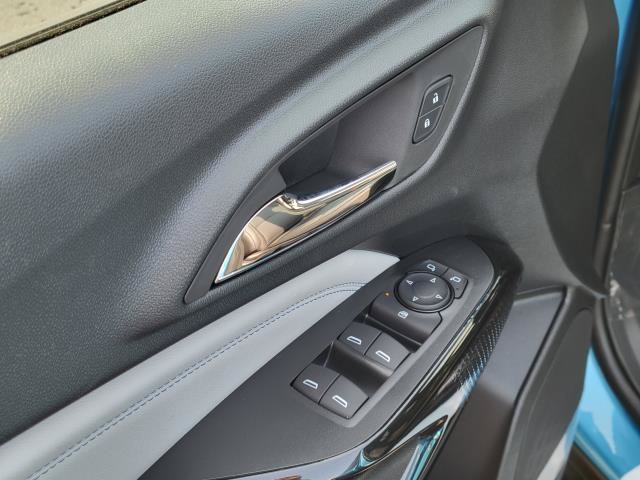 New 2026 Chevrolet Trax LT w/ Sunroof Package FWD image 7
