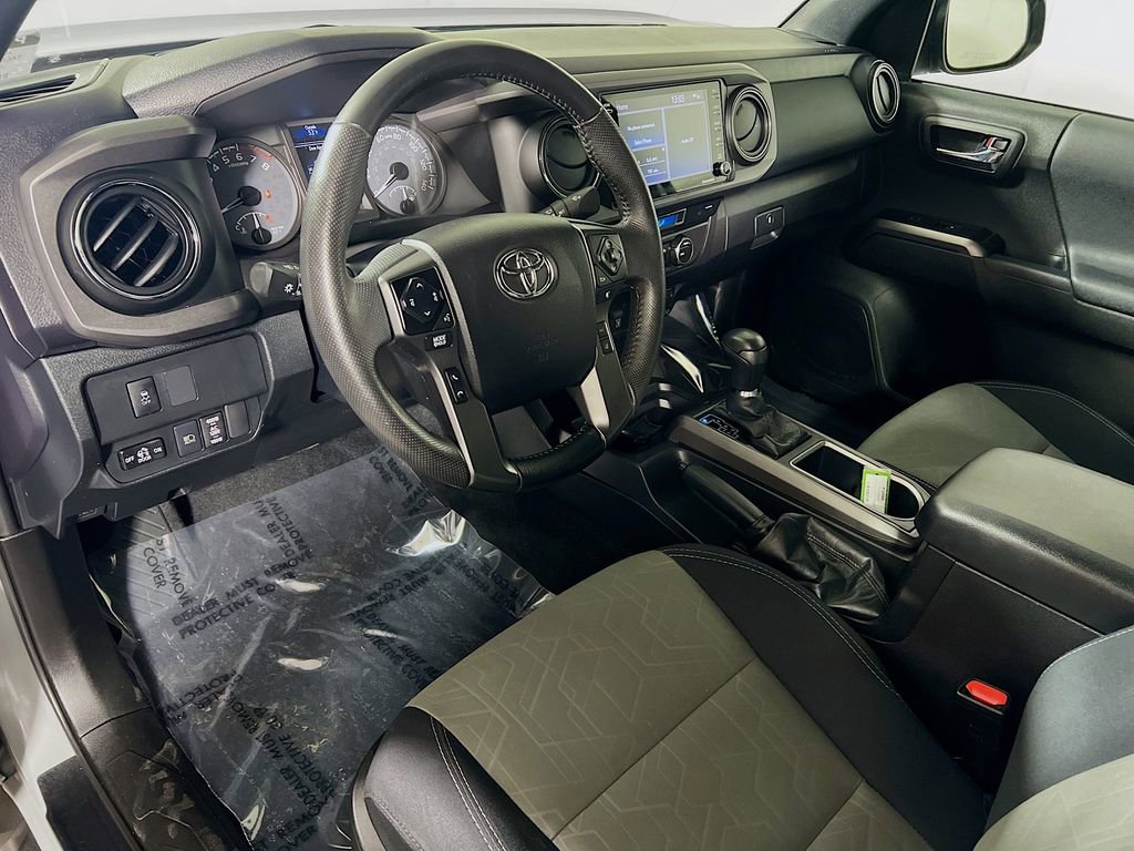 Used 2021 Toyota Tacoma TRD Off-Road AWD/4WD image 9
