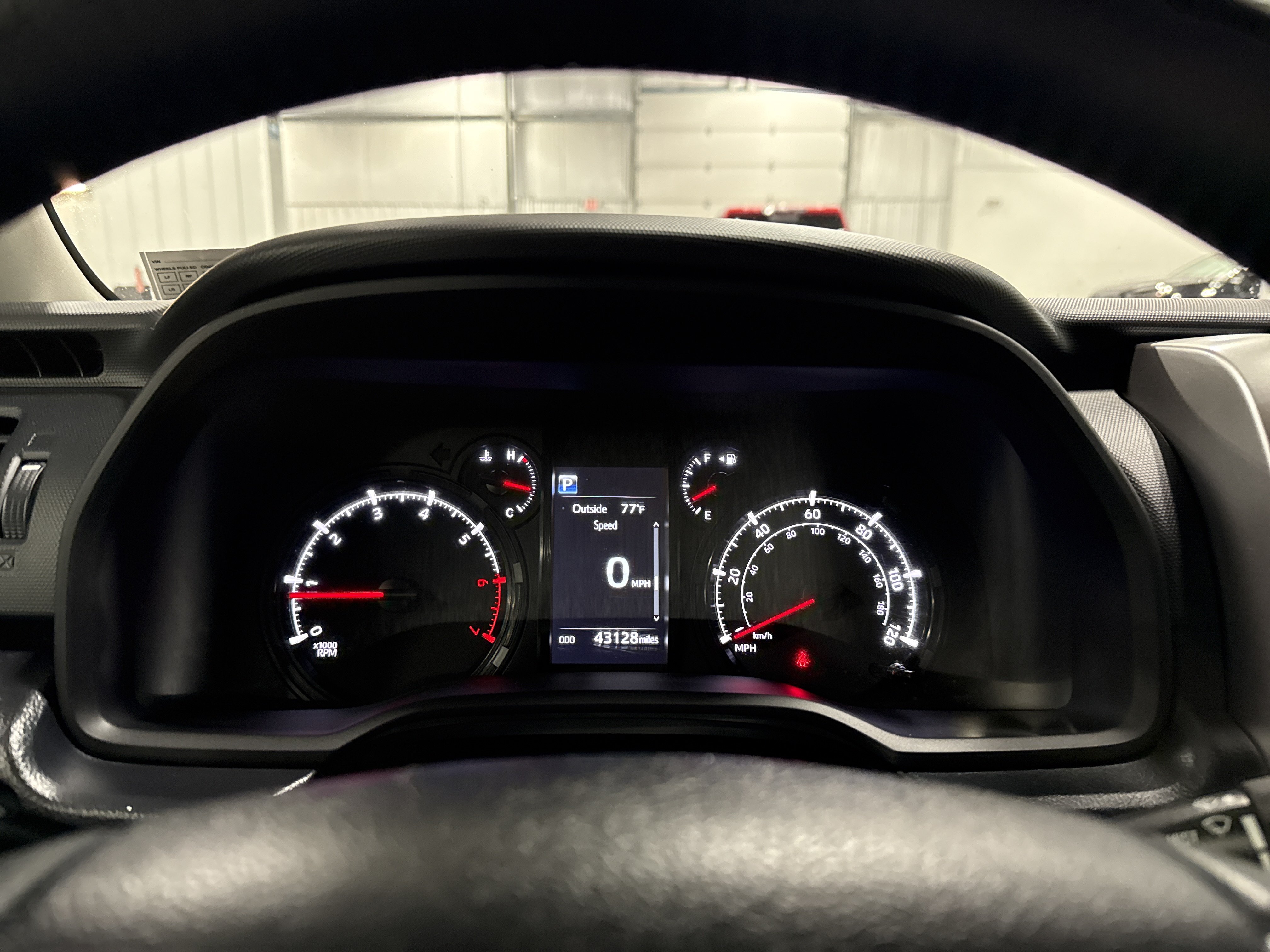 Used 2020 Toyota 4Runner SR5 Premium w/ Moonroof Package AWD/4WD image 9