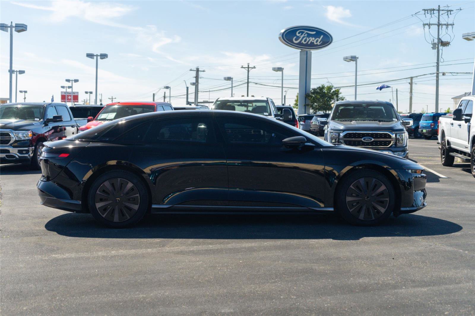 Used 2025 Lucid Air Touring image 4