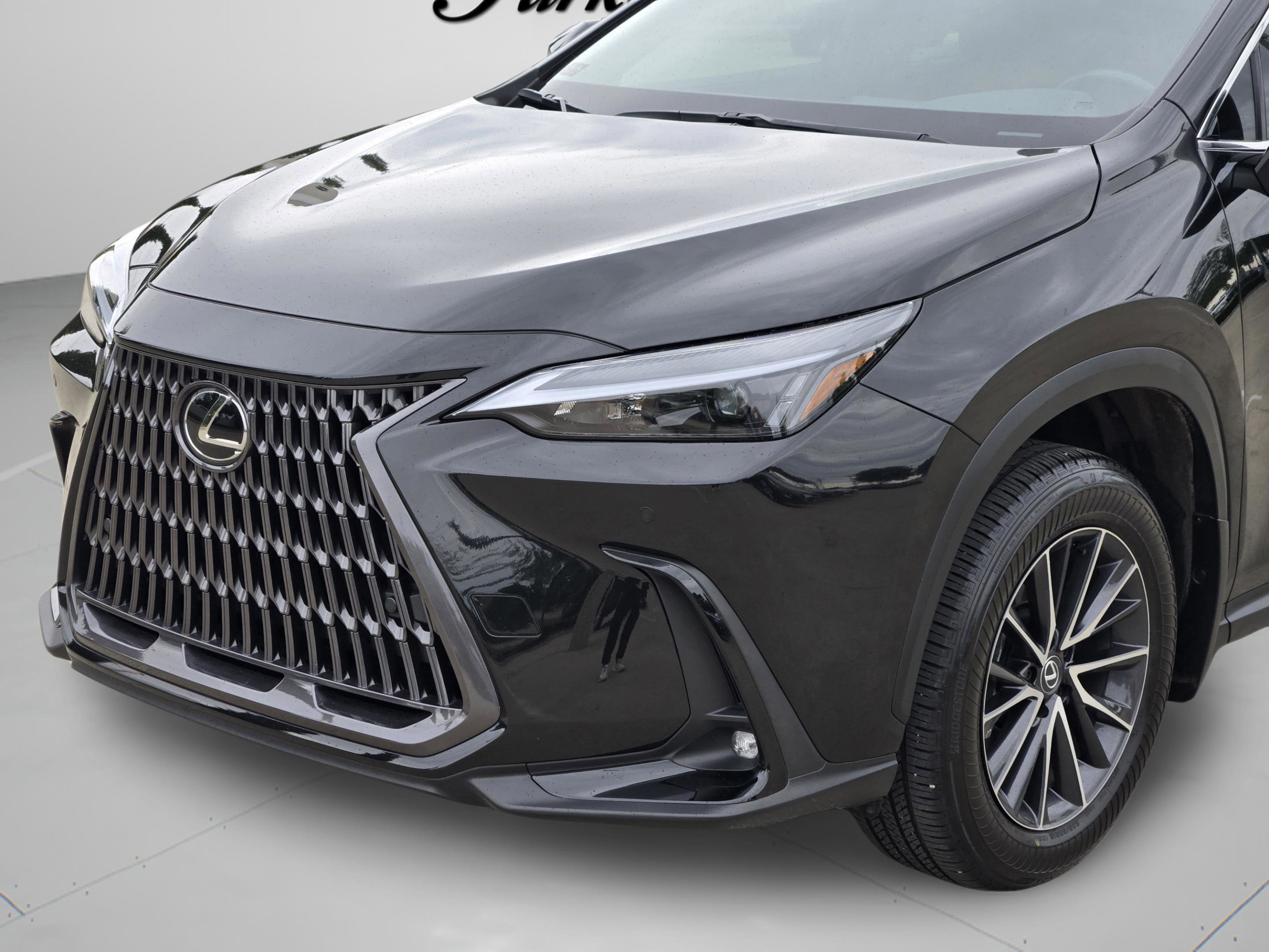 Used 2024 Lexus NX 250 FWD w/ Towing Package (2000 Lbs) image 32