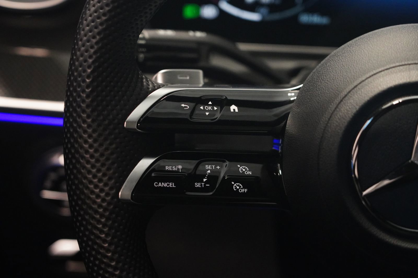 Used 2023 Mercedes-Benz C 300 4MATIC Sedan image 16