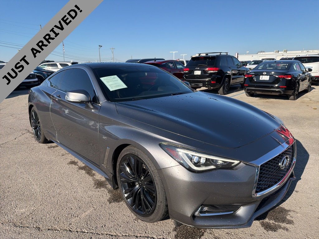 Used 2018 INFINITI Q60 3.0t Luxe image 3